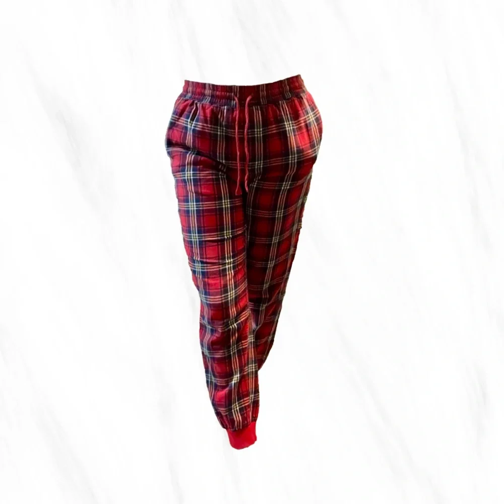 Lounge wear, cozy, sweatpants, unisex, pajamas, plad - Picture 1 of 6